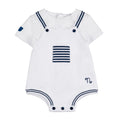 Salopette bianca con t-shirt